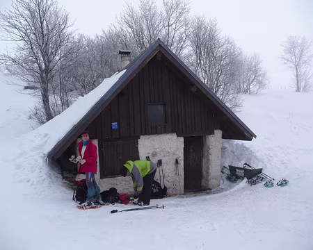 039 Ouf, une cabane ...