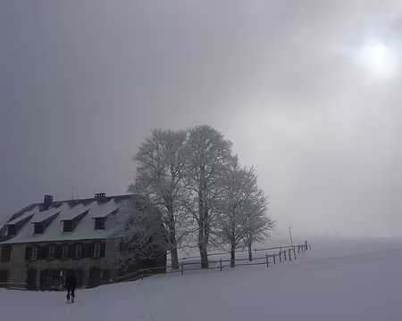 013 La sympathique auberge du Haycot nous accueille pour le casse-croûte.