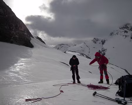 18 Encordement sur le glacier du Wildstrubel.