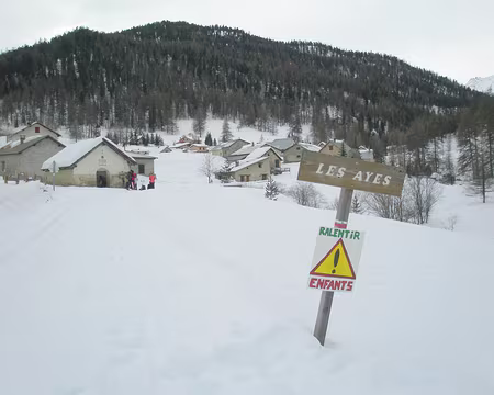 PXL007 Dimanche : Les Ayes un village sur notre route vers le lac de l'Orceyrette