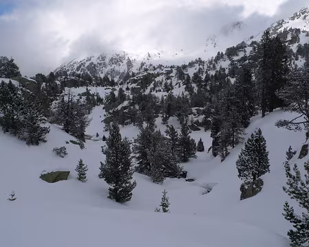 048 Le temps s'améliore. Excursion dans le cirque de Colomers.
