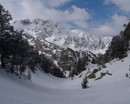 060 Une belle descente s'offre devant nous.