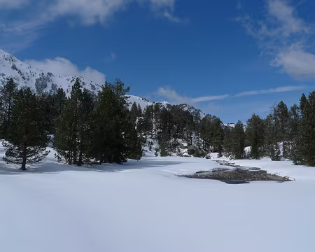 069 Le petit lac de Lossa.