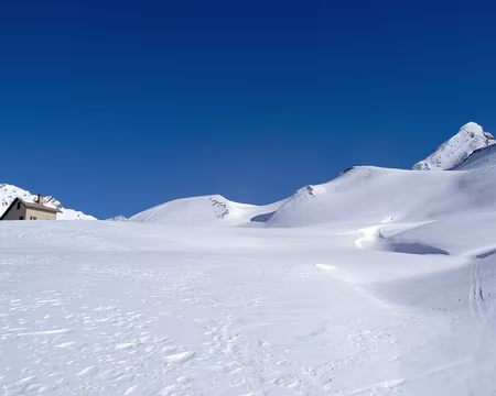Col Agnel (Italie) au départ de Fontgillarde Traversée du vallon d’Aigue Agnelle vers le col Agnel (2744m)