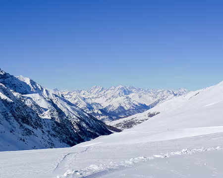 Col Agnel (Italie) au départ de Fontgillarde Traversée du vallon d’Aigue Agnelle vers le col Agnel (2744m)