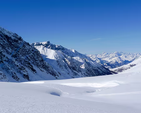 Col Agnel (Italie) au départ de Fontgillarde Traversée du vallon d’Aigue Agnelle vers le col Agnel (2744m)