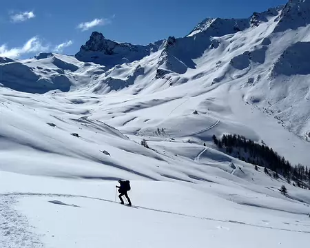 PXL017 En route pour le col de Longet - la chapelle Notre-Dame-de-Clausis au loin