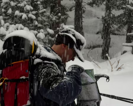 PXL007 Jean Charles, qui cherche la voie entre les flocons