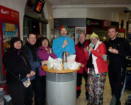 PXL014 Sur le départ, un petit muscat au fond des verres