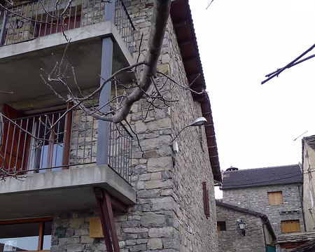 001 1er jour. Arrivée à Nerin, petit village du Haut-Aragon. Nous passons la nuit à l'auberge d'Anisclo.
