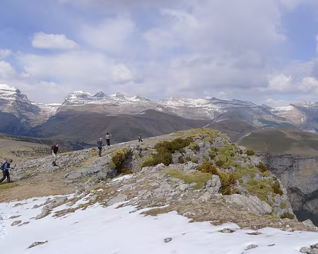 007 Sur le Mondoto. Vue impressionnante sur le vaste canyon d'Aniscle.