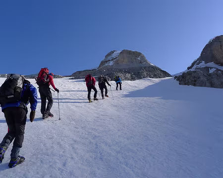 065 Aujourd'hui encore, les crampons sont plus adaptés que les raquettes.