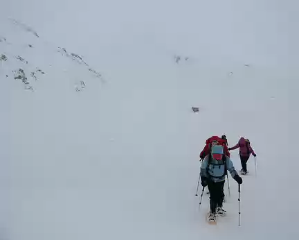 PXL011 Jour blanc ! D'après les prévisions météo, le ciel devrait s'éclaircir dans les prochaines heures. Nous nous élançons vers le Petit Mont Blanc.
