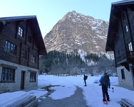 PXL021 Façades en bois sculpté.