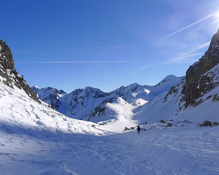 PXL050 Derrière les crêtes, au fond, la France.