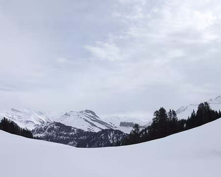 IMG_9903 Vue vers le Rocher du Vent depuis le col du Pré