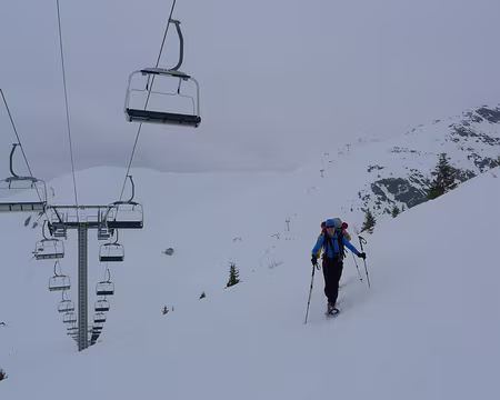 PXL004 Personne sur les télésièges de la station ! Pas assez de soleil ?