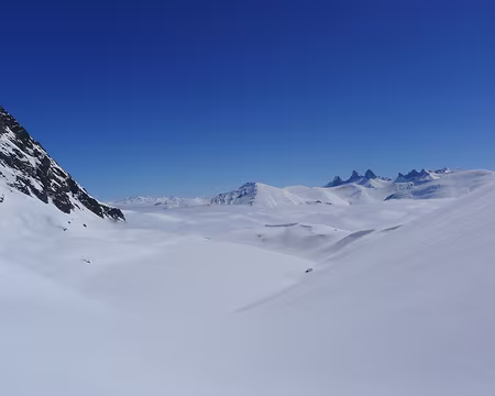 PXL016 Descente vers le lac des Quirlies.