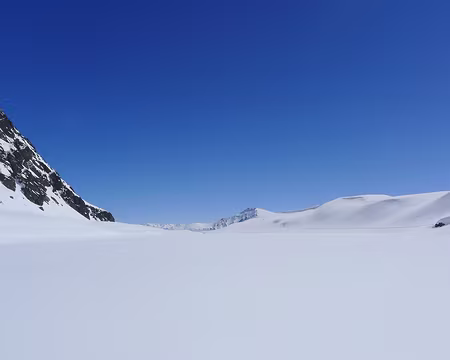 PXL018 Sur les rives du lac des Quirlies.