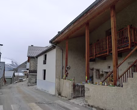 PXL035 Arrivée après une longue journée au gîte de Clavans-le-Bas.