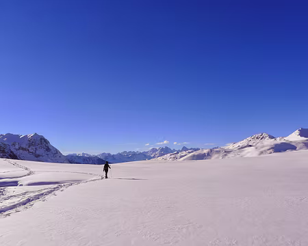 PXL027 ... et nous repassons en France au vaste col de Chabaud.