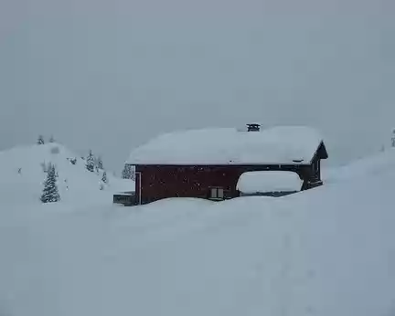 PXL000 J1 - Arrivée au refuge de Bostan-Tornay sous neige mouillée ... Fermé !?