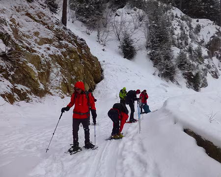 PXL001 On chausse très vite les raquettes.