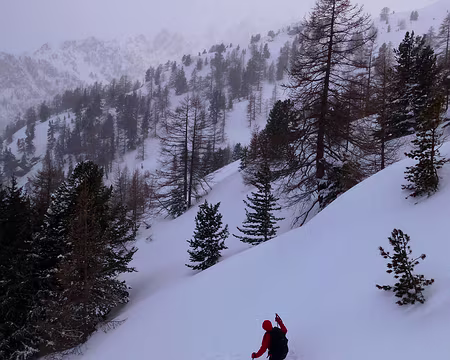 PXL056 Et nous repartons, faisant une tranchée dans la neige