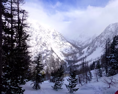 PXL075 La vallée de la Cougourde toujours sous la lombarde
