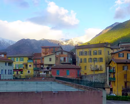 PXL106 Descente sur Nice : Village de Lantosque (Vésubie)