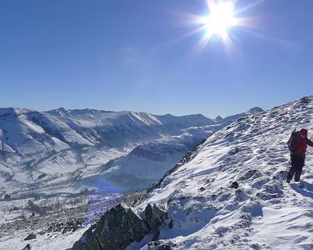 015 Le bord du plateau du Limon, surplombant les vallées de la Santoire et de l'Impradine.