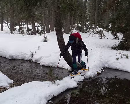002 Première difficulté, la traversée d'un ruisseau...