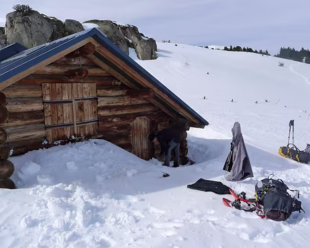 PXL010 Un peu de pelletage avant de pouvoir ouvrir la porte.