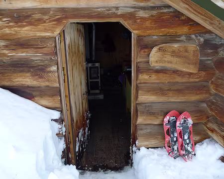 PXL011 La porte s'ouvre.