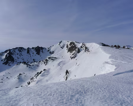 PXL023 Corniches sur le versant est de la crête montant au Pic d'Espaillat.