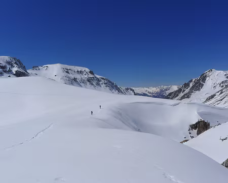 42 Encore des petits hommes.