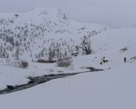 66 Aujourd'hui, brutal changement de temps. Dans le vallon du Lauzanier, dans lequel coule l'Ubayette naissante.