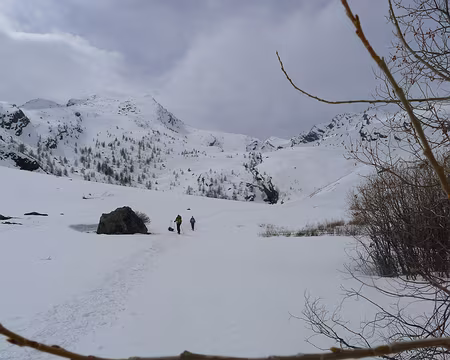 71 Au fond, la gorge-déversoir du lac du Lauzanier, source de l'Ubayette.