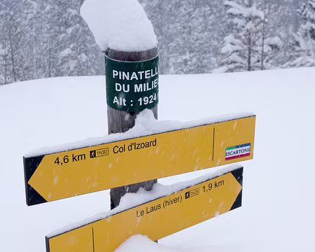 DSC05957 Sous la neige les panneaux indicateurs