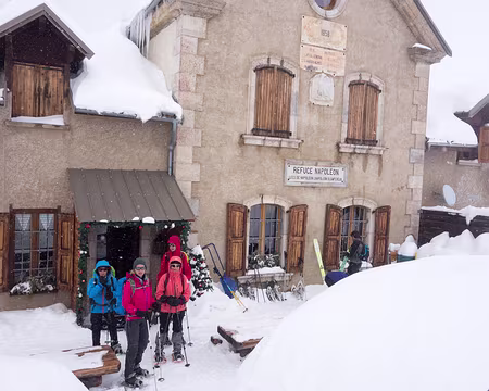 DSC05987b Après quelques heures d'effort, le refuge 3 étoiles !