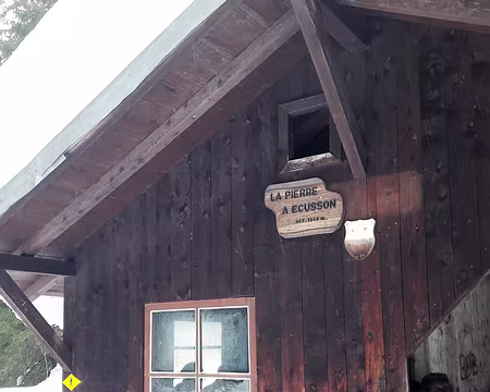 20190210_130445 - Copie Picnic dans la cabane au fond des bois nommée La Pierre à Ecusson