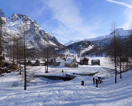 003 J2. Départ de l'Alpe Devero sous un soleil radieux (ça ne va pas durer...)