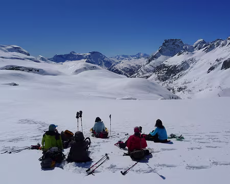 042 ... vers les vastes alpages de l'Alpe Forno.