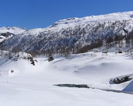 104 Hameau de Montorfano, au bord du lac Devero.