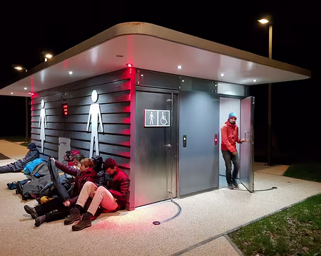 00b Samedi 1h, environ d'Auxerre, on attend notre deuxième car !