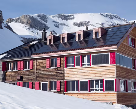 20190406-17h46m59s-DSC00338-V3 un excellent refuge suisse