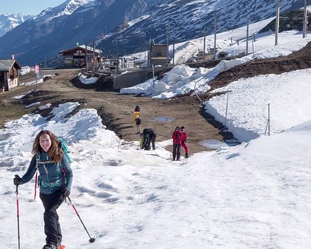 20190531-08h59m09s-DSC00557-V3 pour chausser les raquettes à Riffelberg