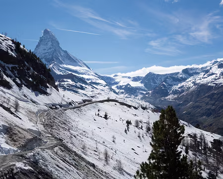 20190531-15h12m13s-DSC00672-V3b Des coulées de neige mangent la route