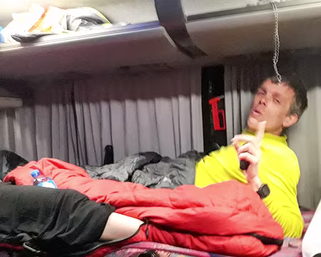 20200221-21h19m33s-20200221_211934-V3 Vendredi soir : douce nuit dans le bus