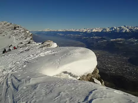 Pierre Pierre V, détail sortie